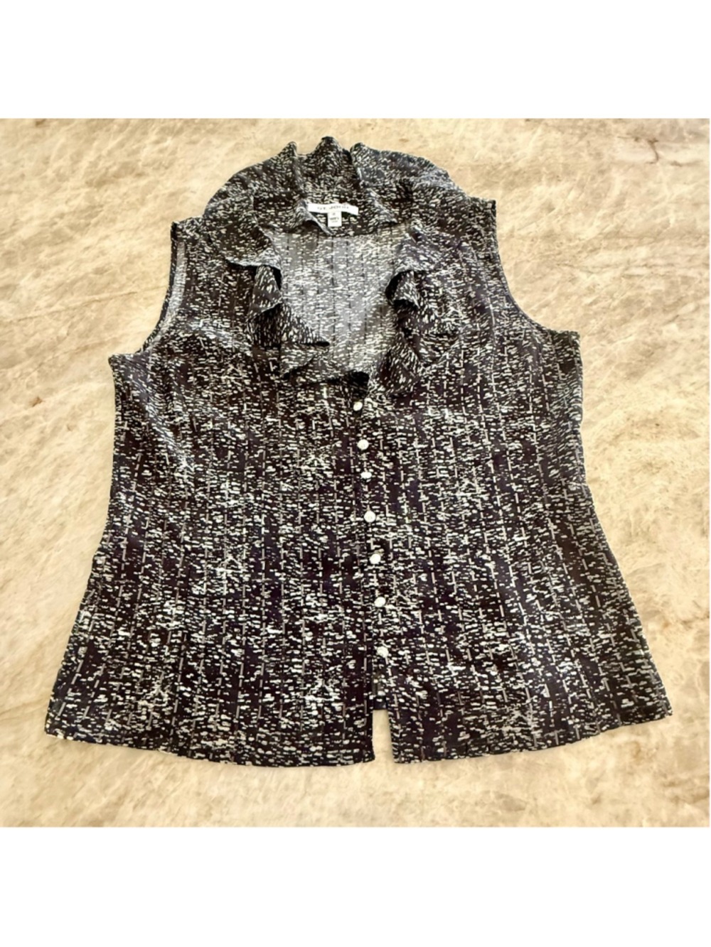 ST. JOHN Black & White Silk, silver shiny ribbon Sleeveless Blouse Size 10